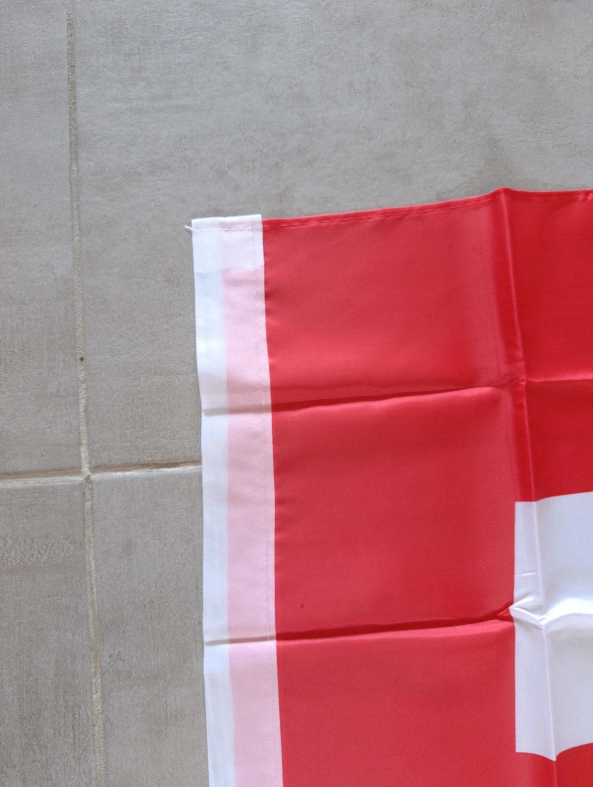 Bandera Suiza 🇨🇭 90 × 60 cm con sujetadores – Muy buen estado – photo 4